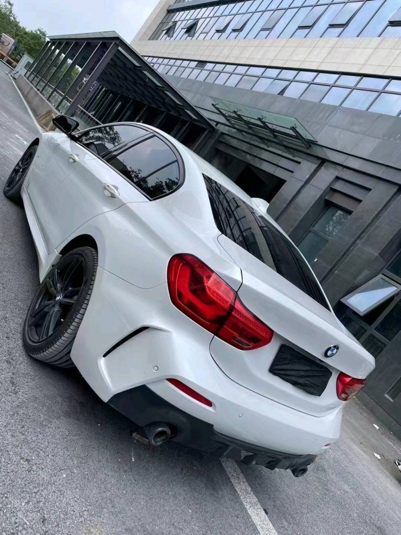 成都21年宝马1系4