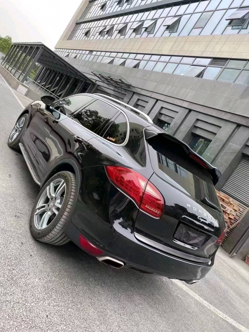 成都15年保时捷卡宴4