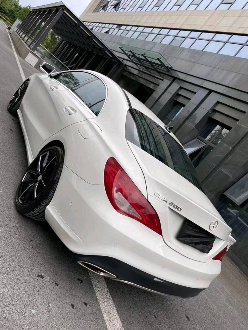 成都17年奔驰GLA6