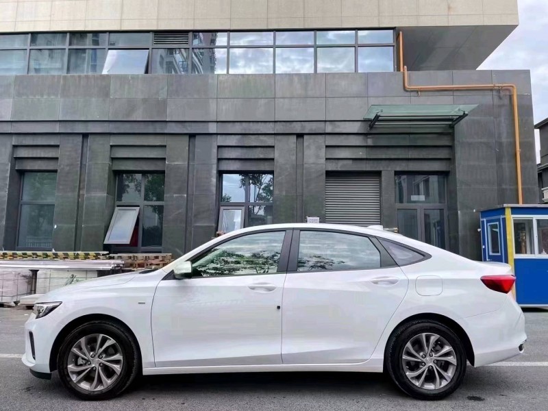 成都23年别克威朗4