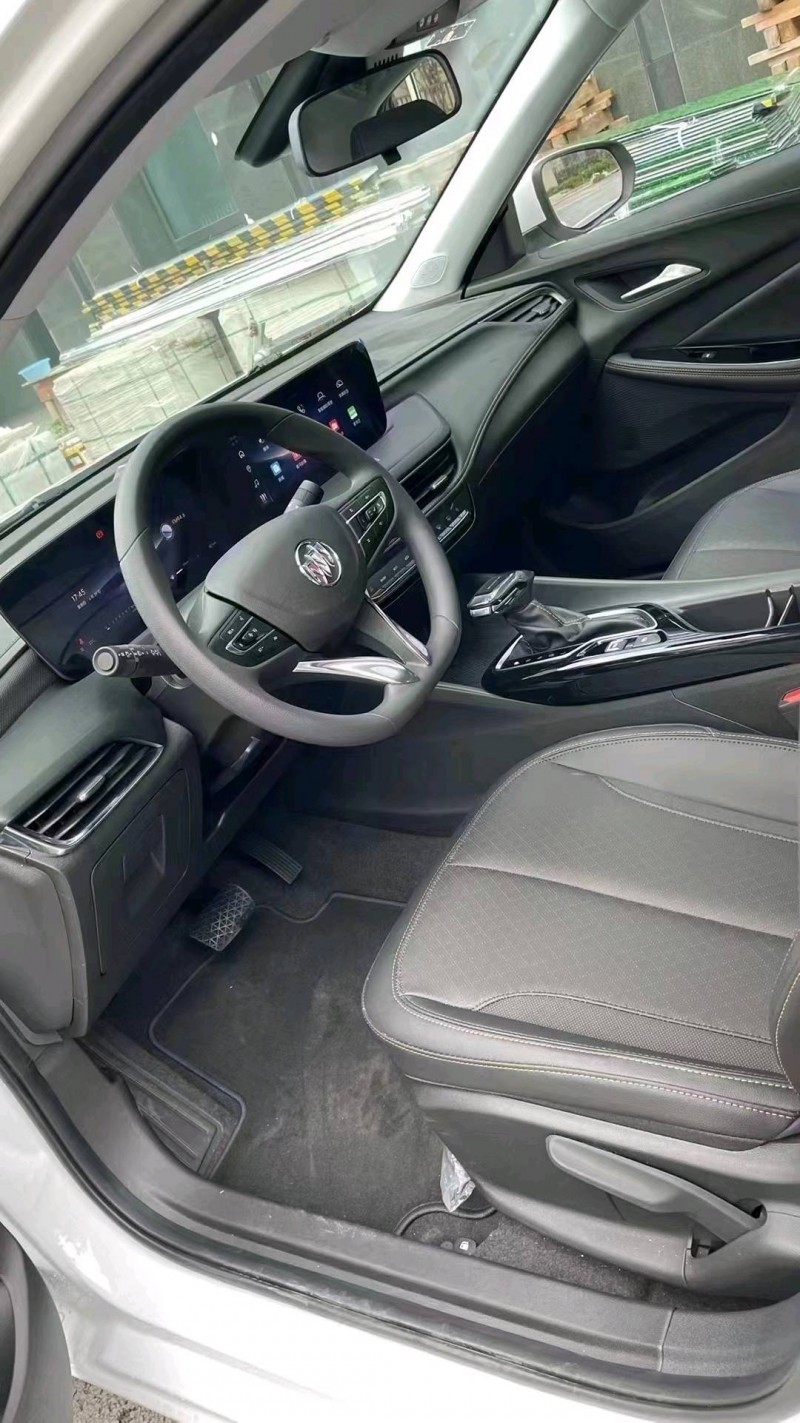 成都23年别克威朗6