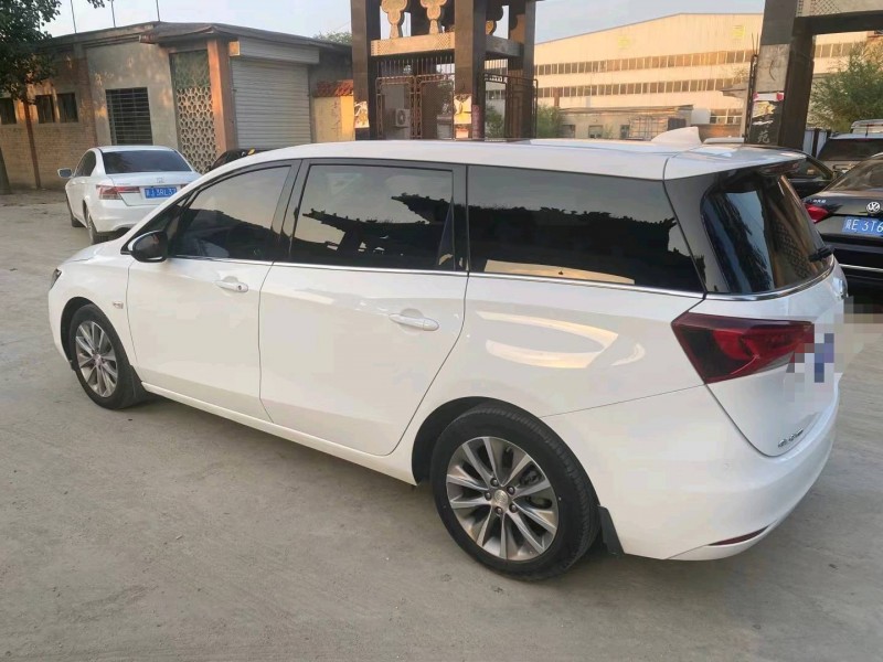 保定19年别克GL64