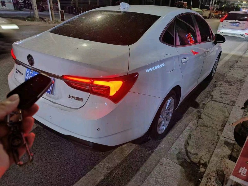 枣庄21年别克威朗7