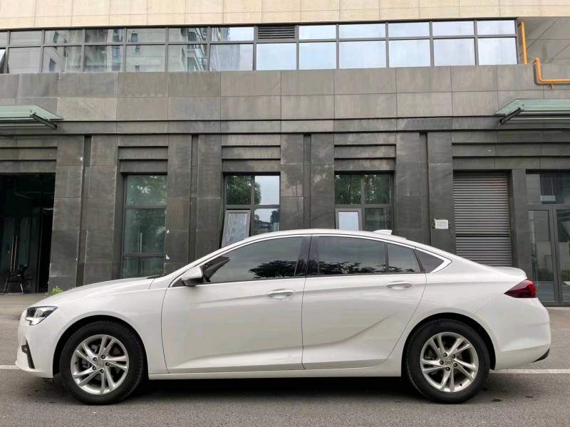 成都22年别克君威3