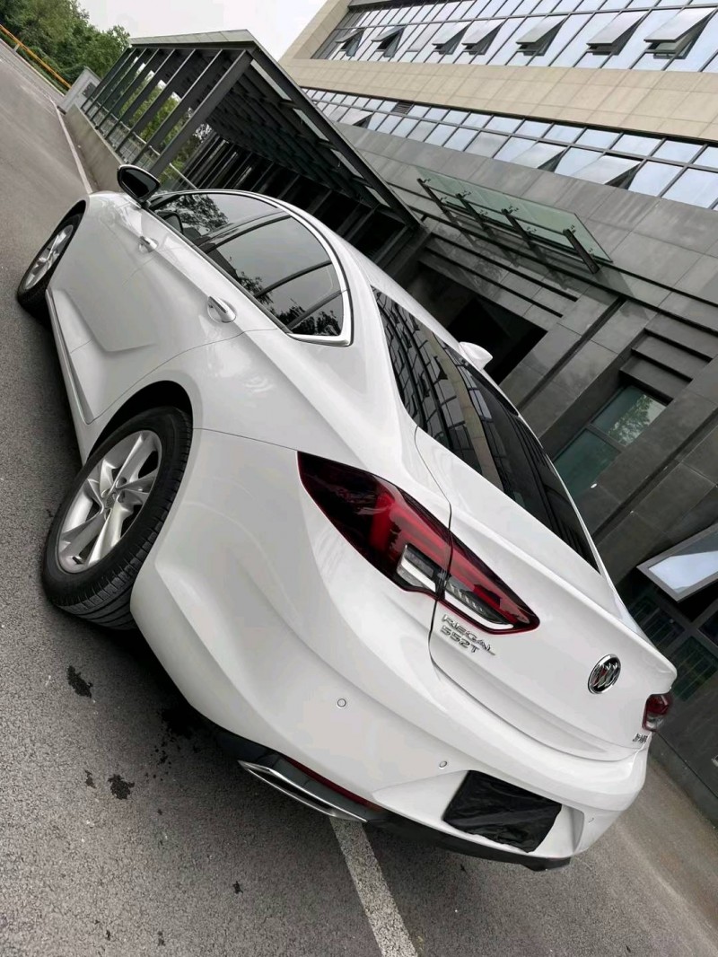 成都22年别克君威6