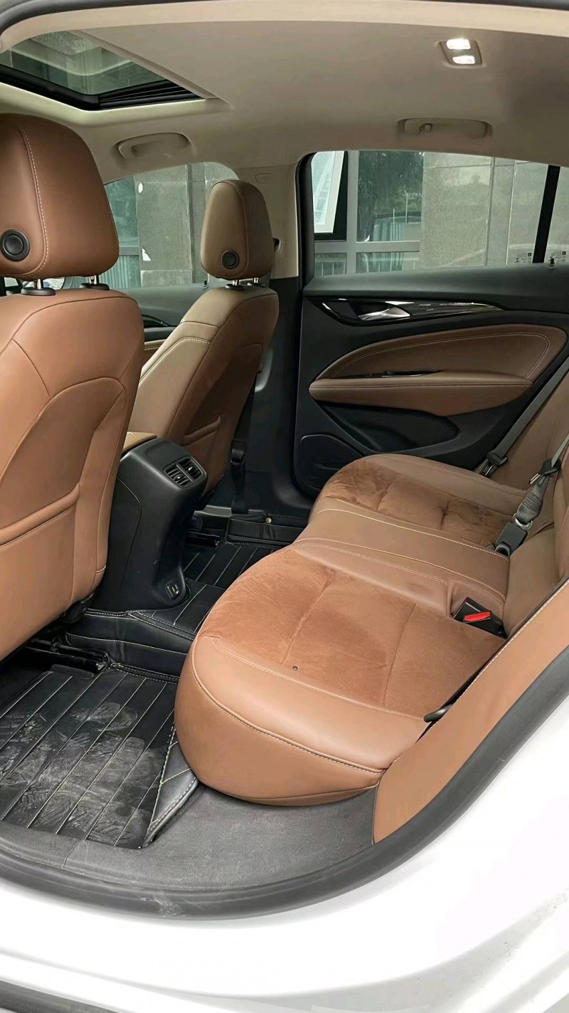 成都22年别克君威7