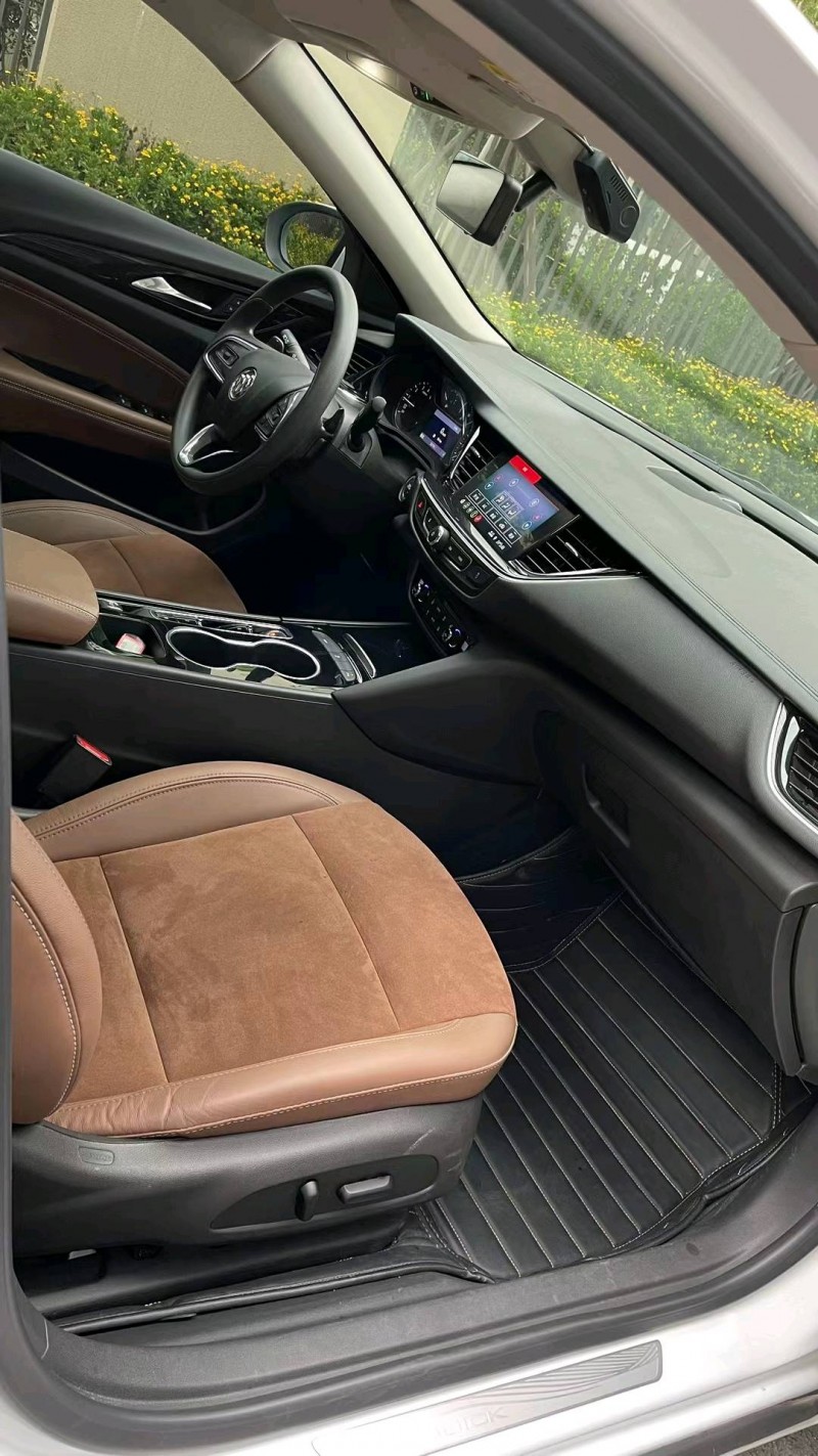 成都22年别克君威8