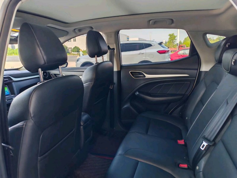 保定18年名爵ZS5