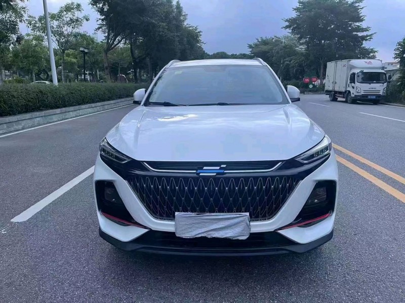 珠海21年長安汽車歐尚1