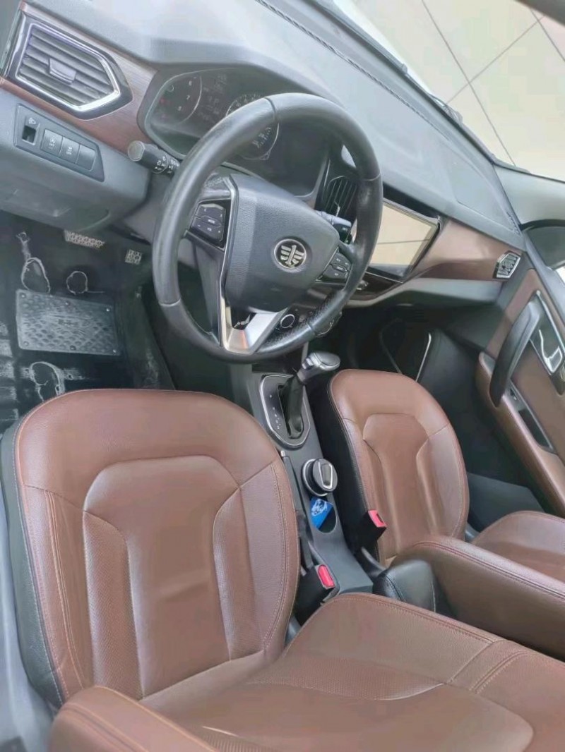 保定17年一汽森雅R76