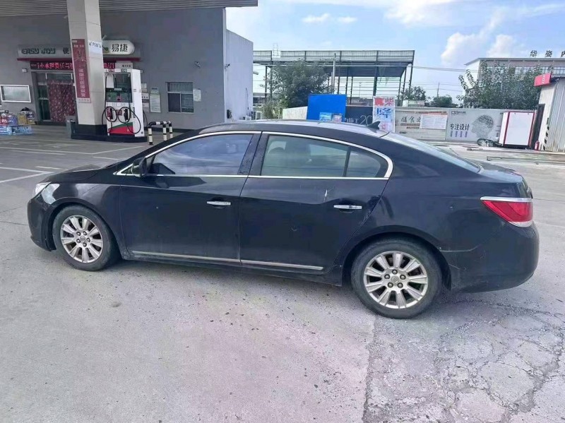 苏州12年别克君越3