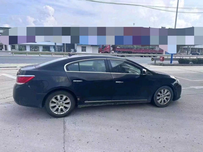 苏州12年别克君越4