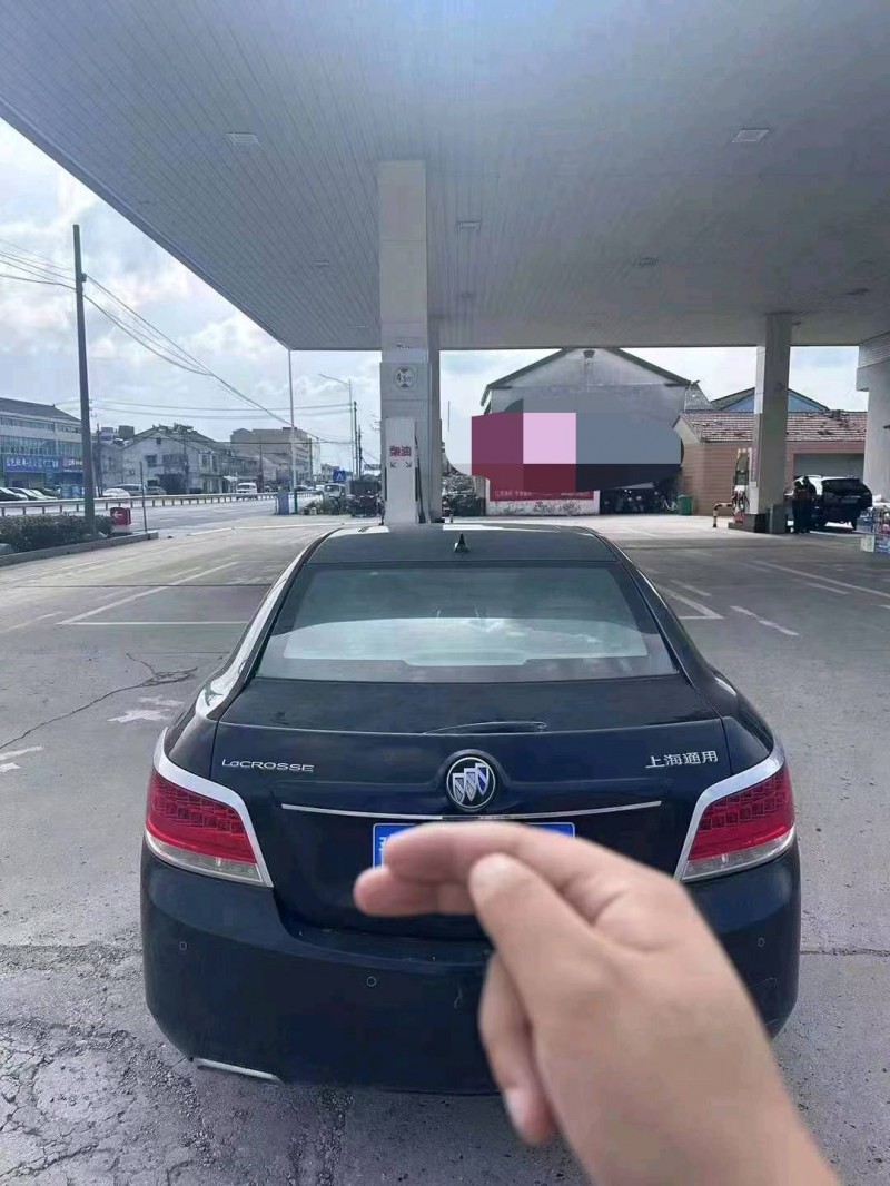 苏州12年别克君越9