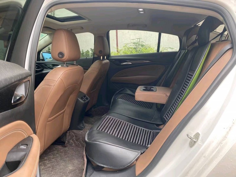 青岛18年别克君威4