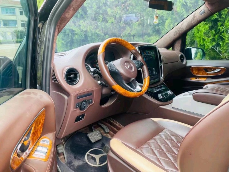 枣庄19年奔驰威霆5