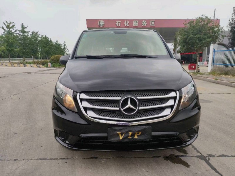 徐州17年奔驰威霆1