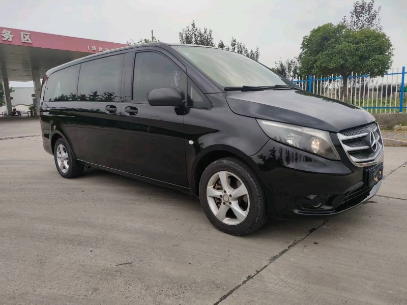 徐州17年奔驰威霆2