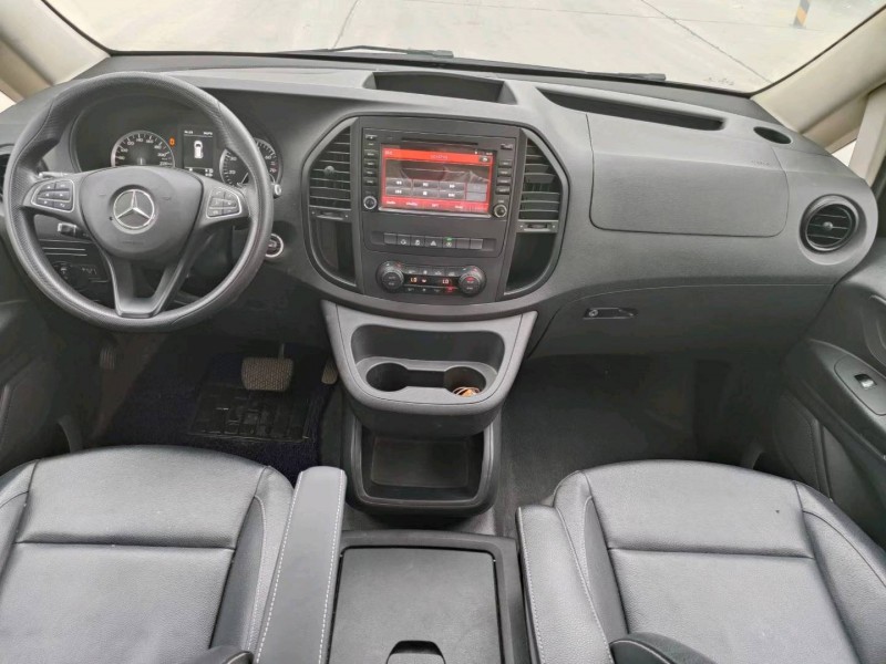 徐州17年奔驰威霆8