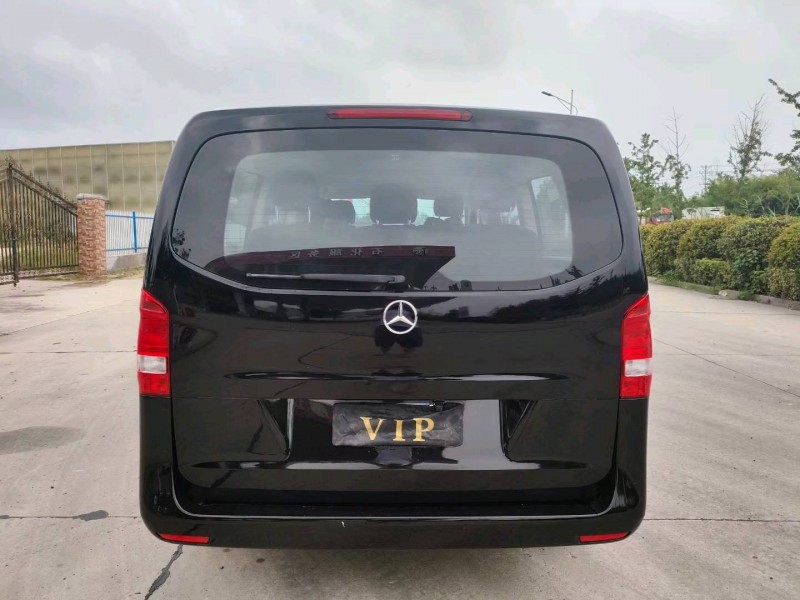 徐州17年奔驰威霆9