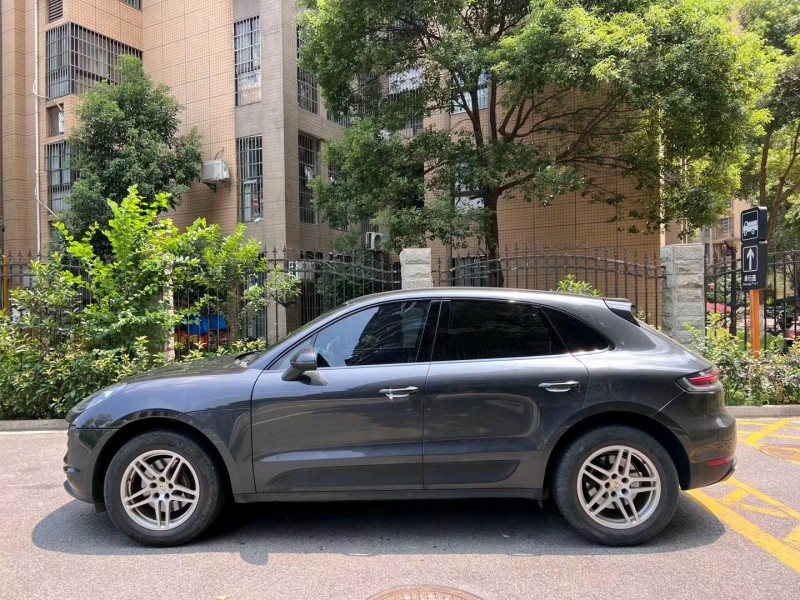 珠海19年保时捷Macan4