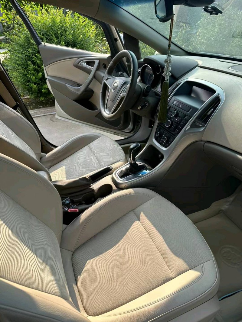 枣庄10年别克英朗7