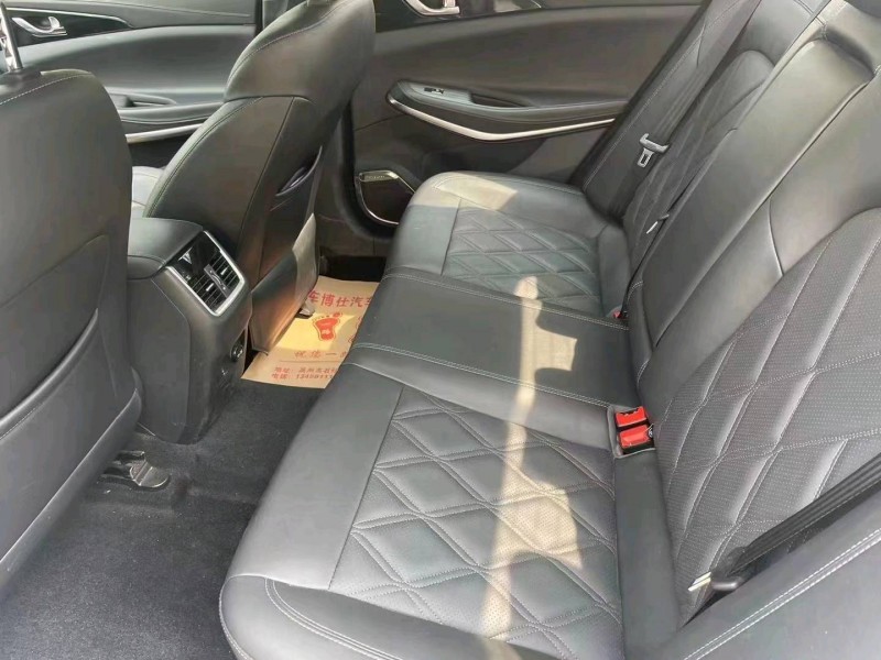 珠海22年長安汽車銳程CC8