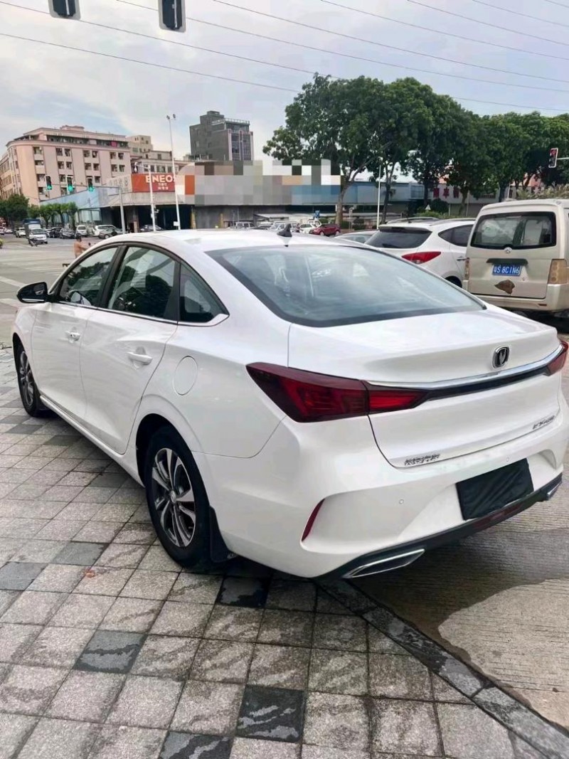 汕頭20年長安汽車逸動5
