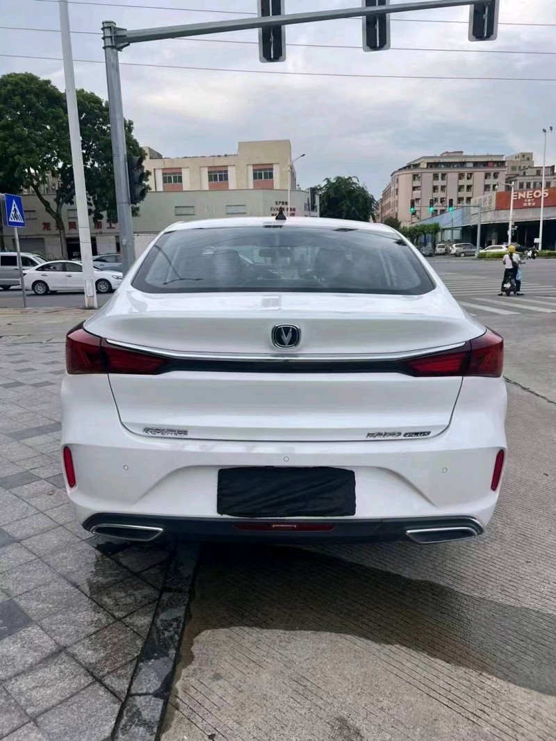 汕頭20年長安汽車逸動7