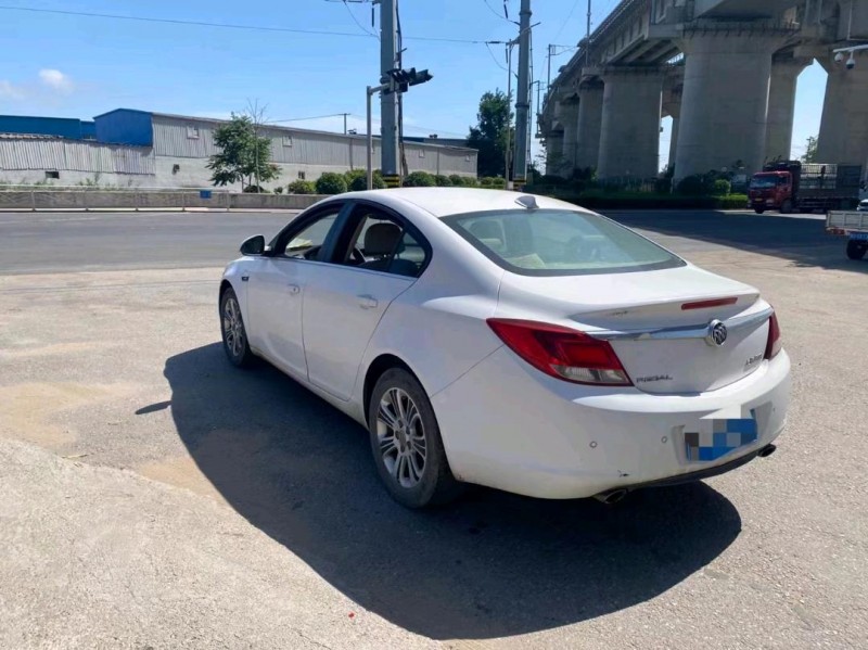 青岛13年别克君威3