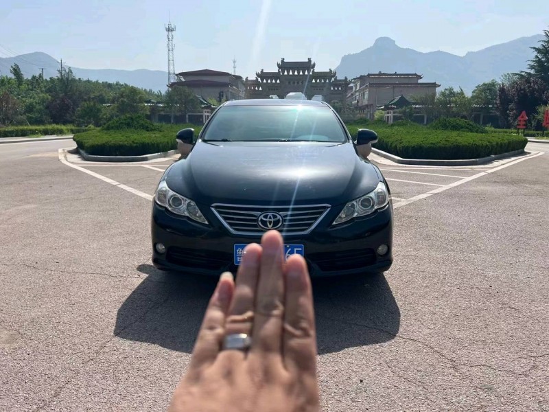 济南13年丰田锐志1