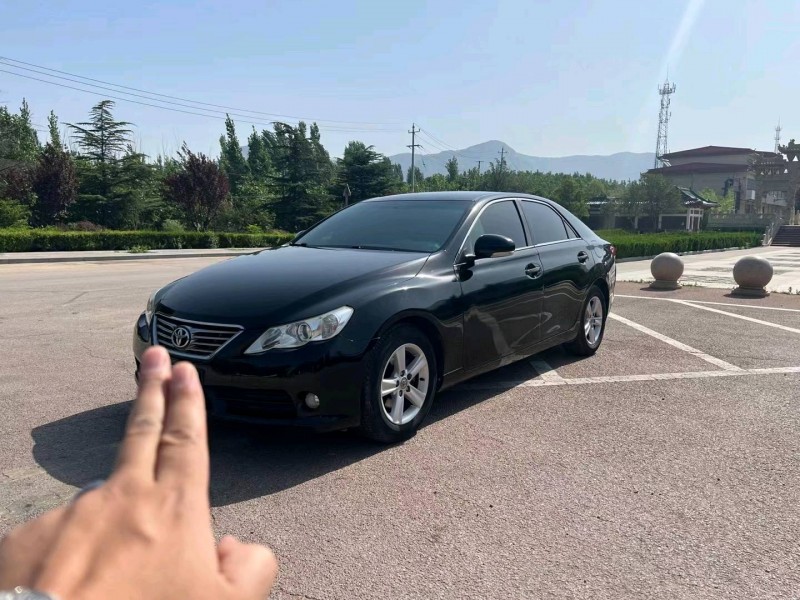 济南13年丰田锐志2