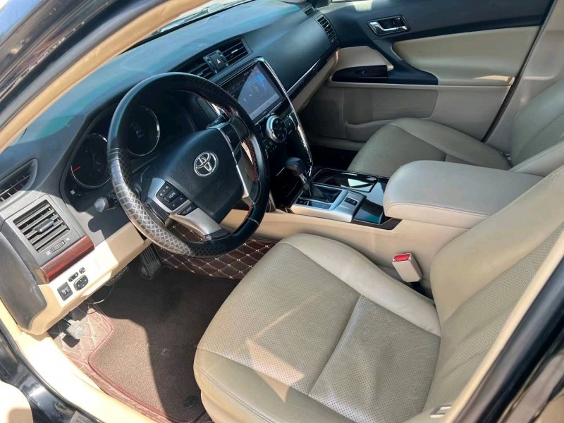 济南13年丰田锐志4