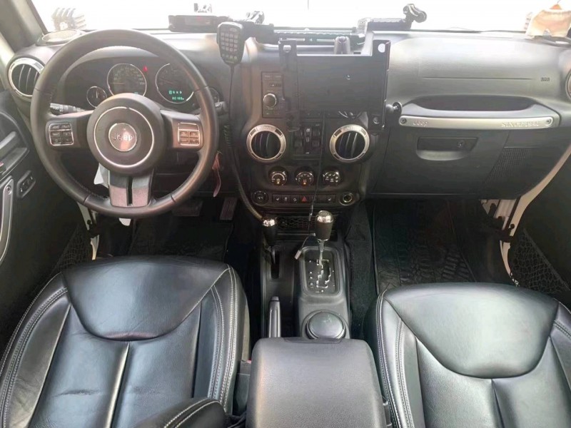 东营18年Jeep牧马人9