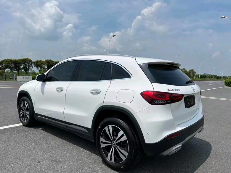 盐城22年奔驰GLA8