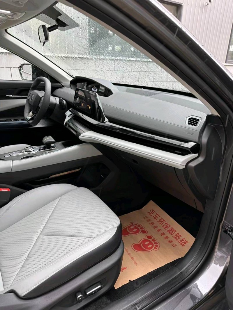 宿迁23年长安汽车UNI-V5