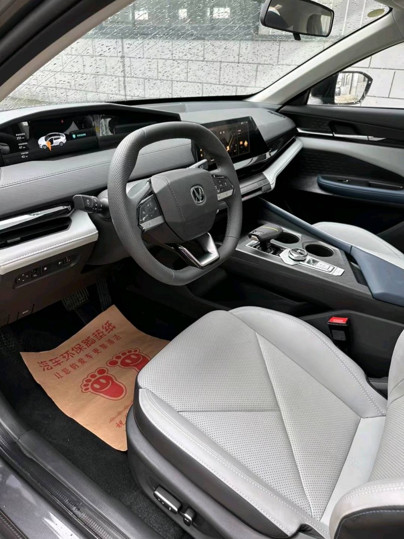 宿迁23年长安汽车UNI-V6