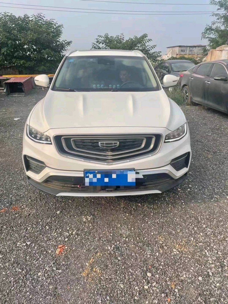 济宁20年吉利博越1