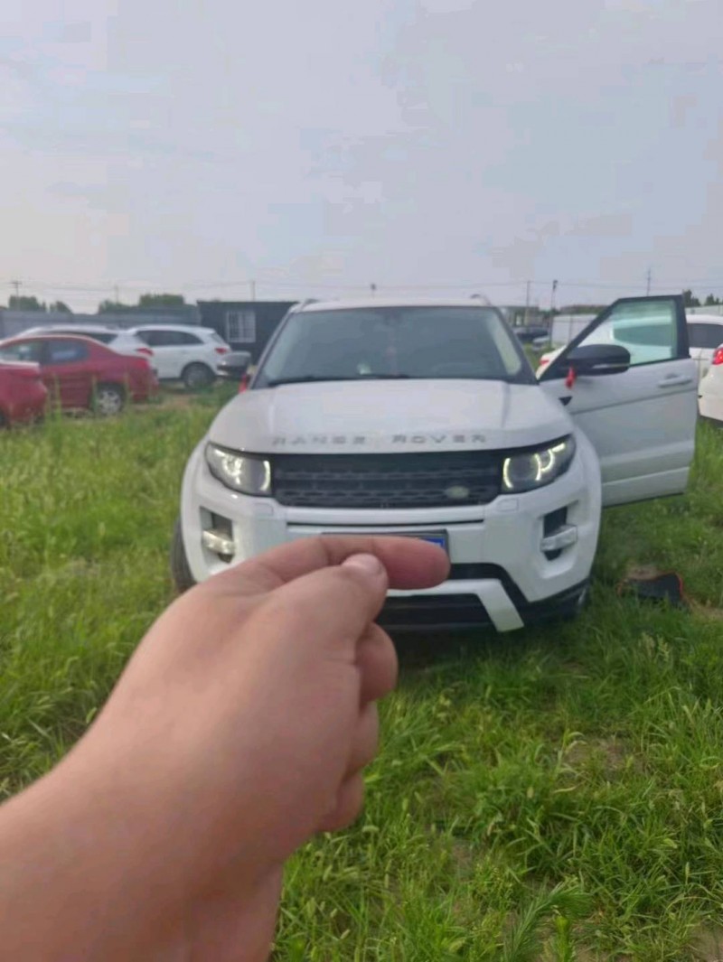 枣庄12年路虎极光1