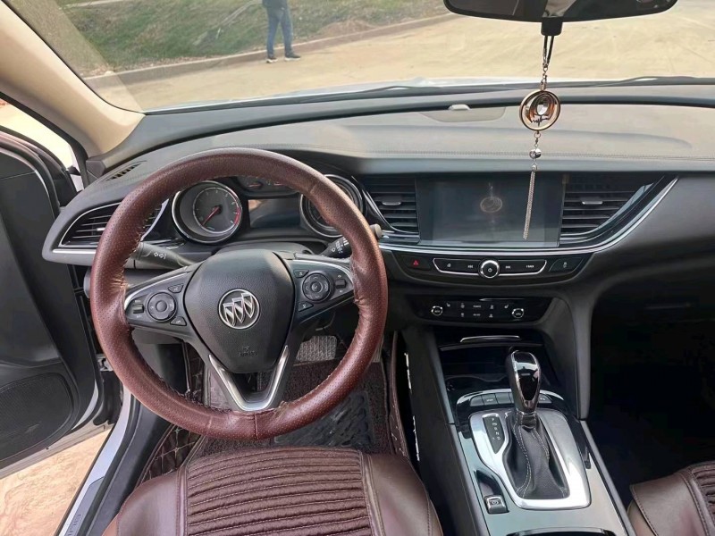 徐州19年别克君威5