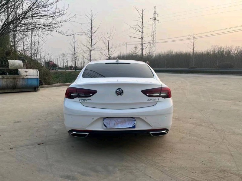 徐州19年别克君威9