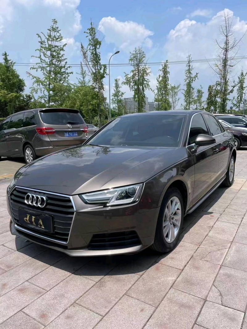 成都16年奥迪A4L3