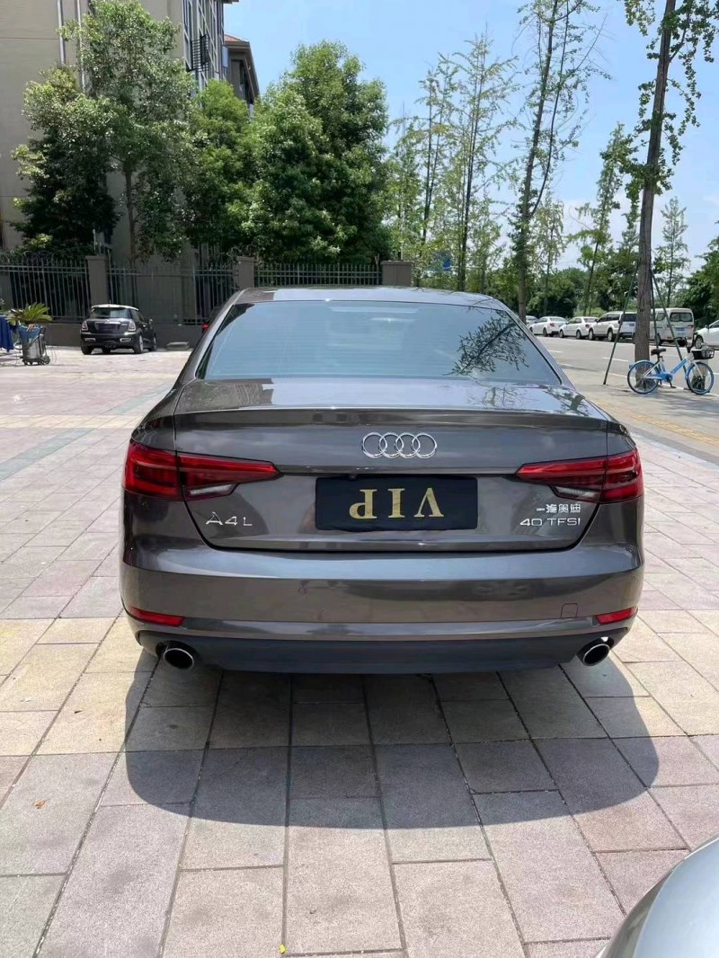 成都16年奥迪A4L7