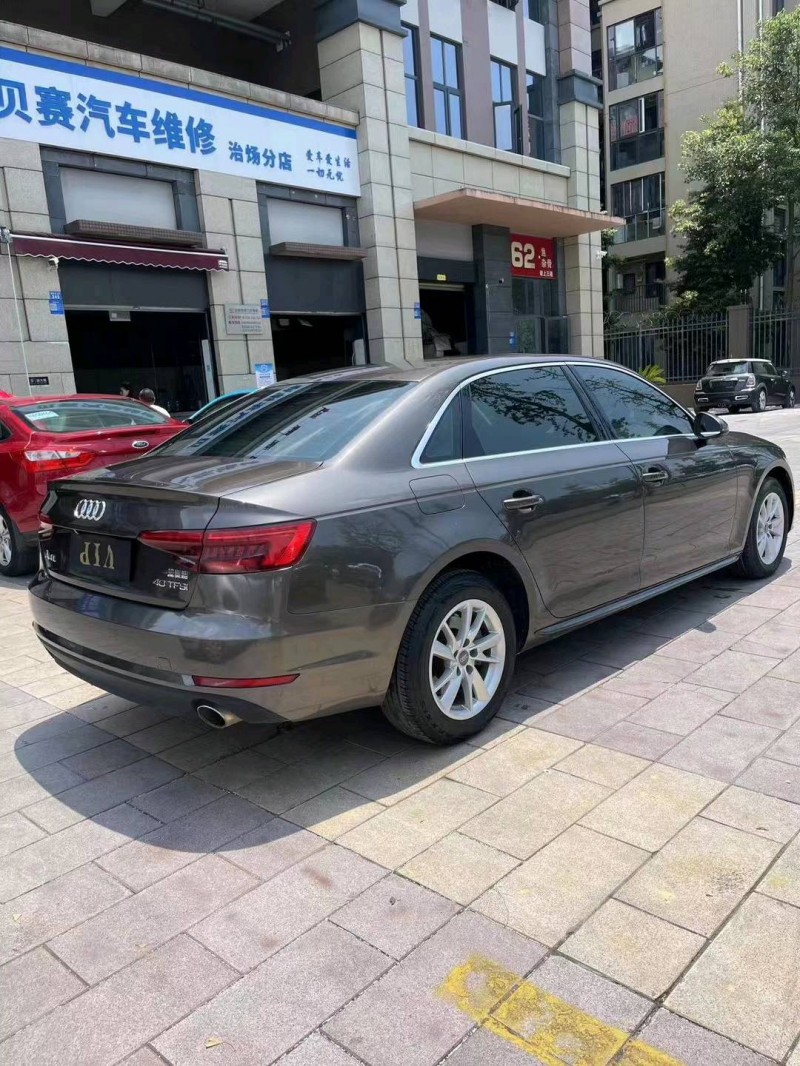成都16年奥迪A4L9