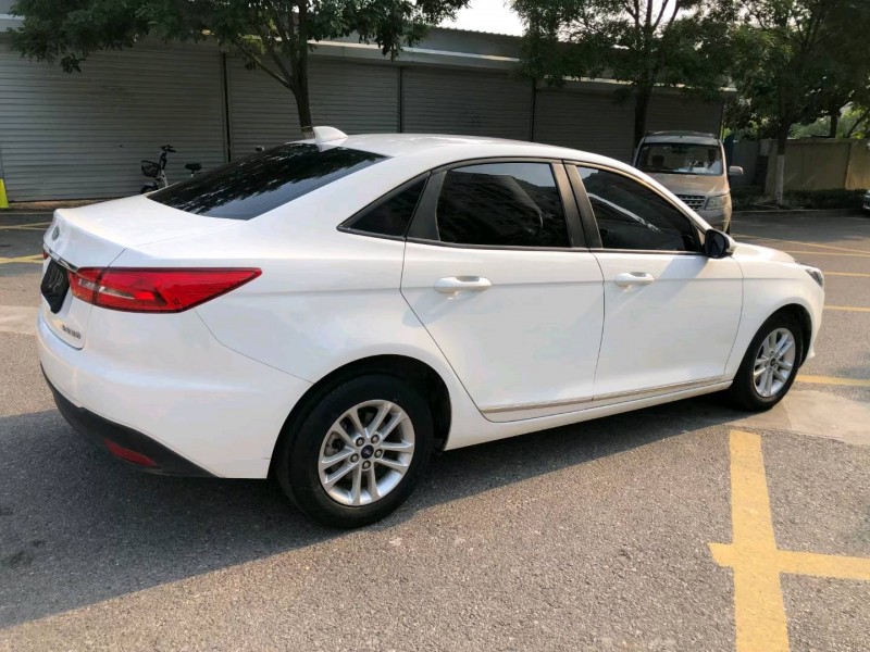 青岛19年福特福睿斯7