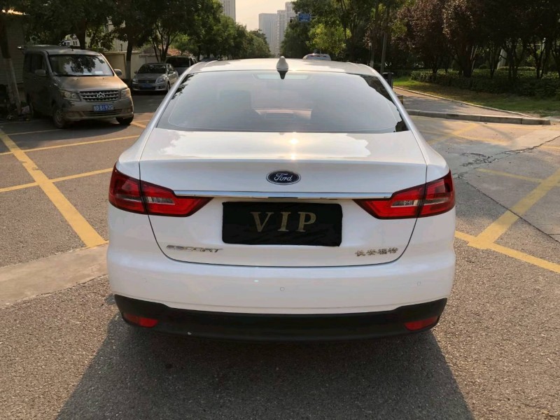 青岛19年福特福睿斯9