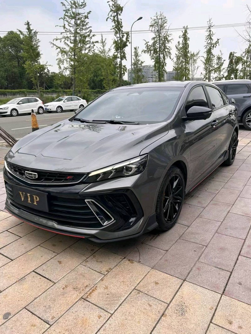 成都22年吉利缤瑞3