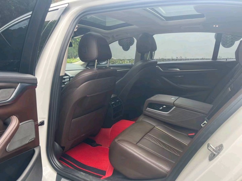 济宁19年宝马5系5