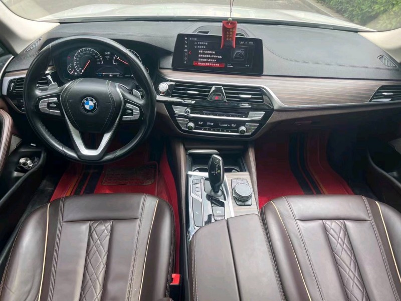 济宁19年宝马5系7