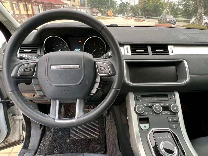 深圳18年路虎极光4