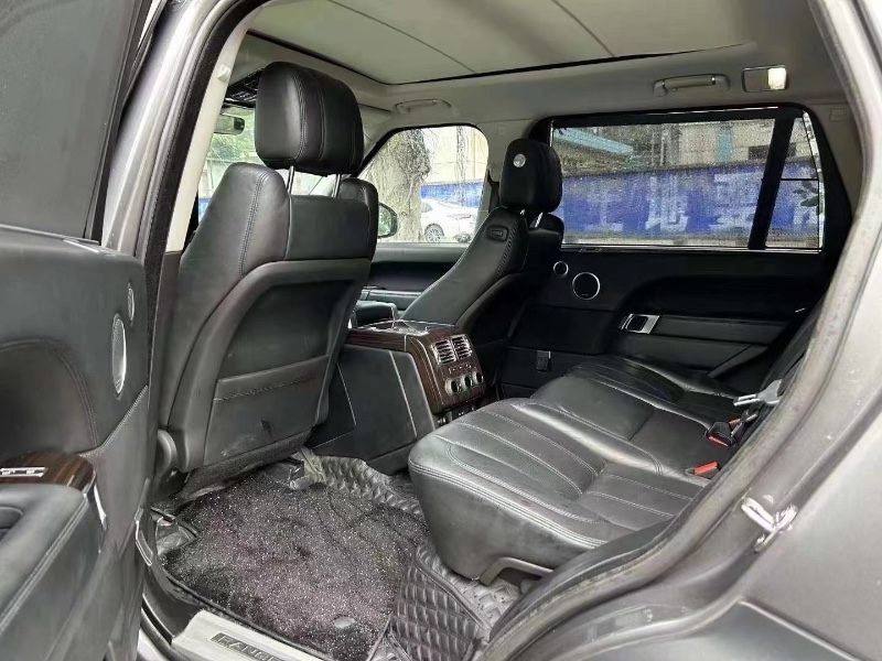 武汉18年路虎揽胜行政3